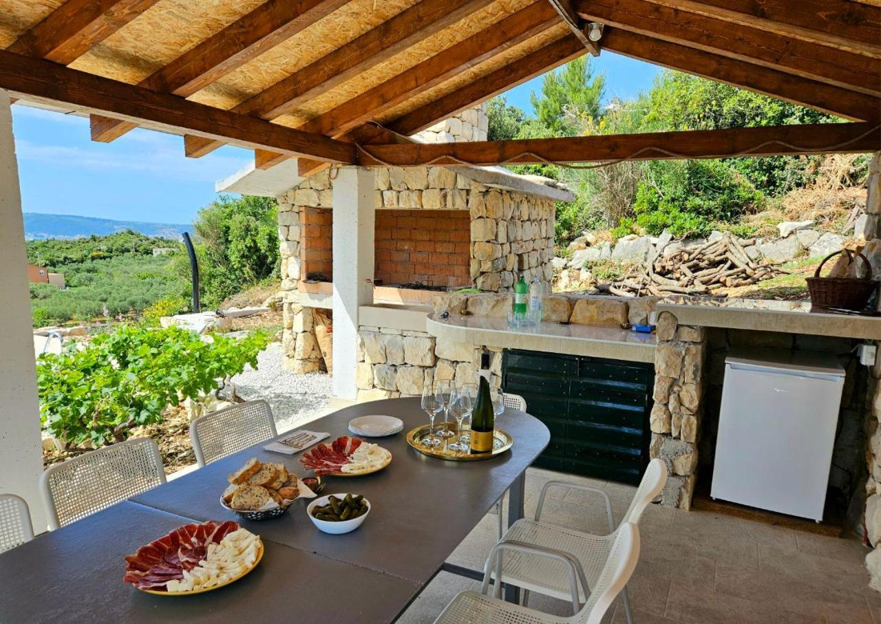 Villa Bepina, Surrounded By Sea, Olive, Vineyard Kaštel Novi Esterno foto