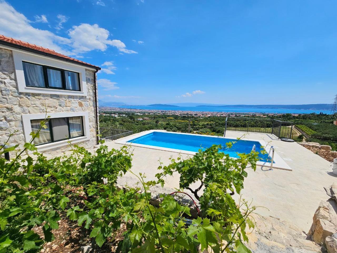 Villa Bepina, Surrounded By Sea, Olive, Vineyard Kaštel Novi Esterno foto